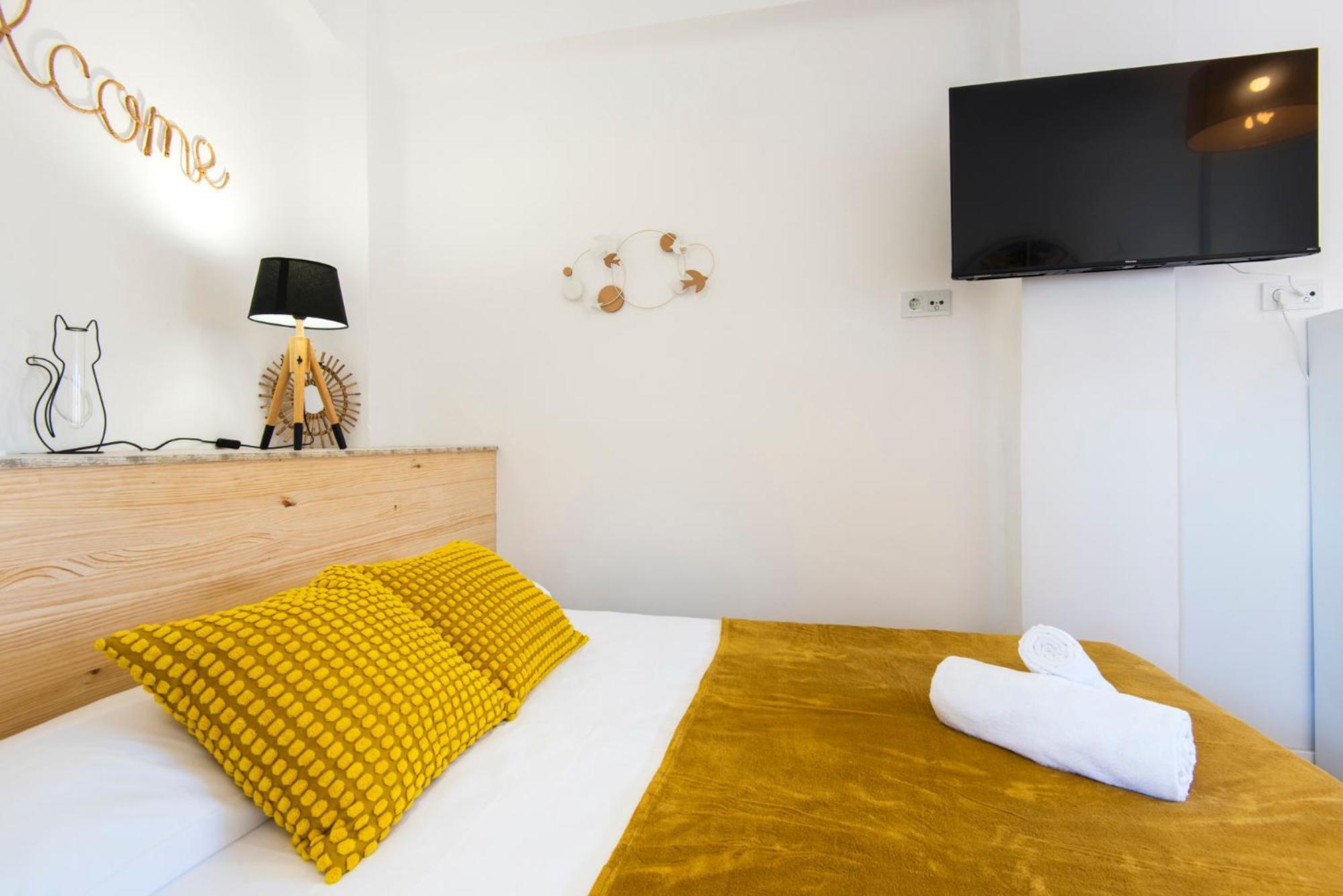 Apartment Malaga Tour Museums Constitucion Square Экстерьер фото