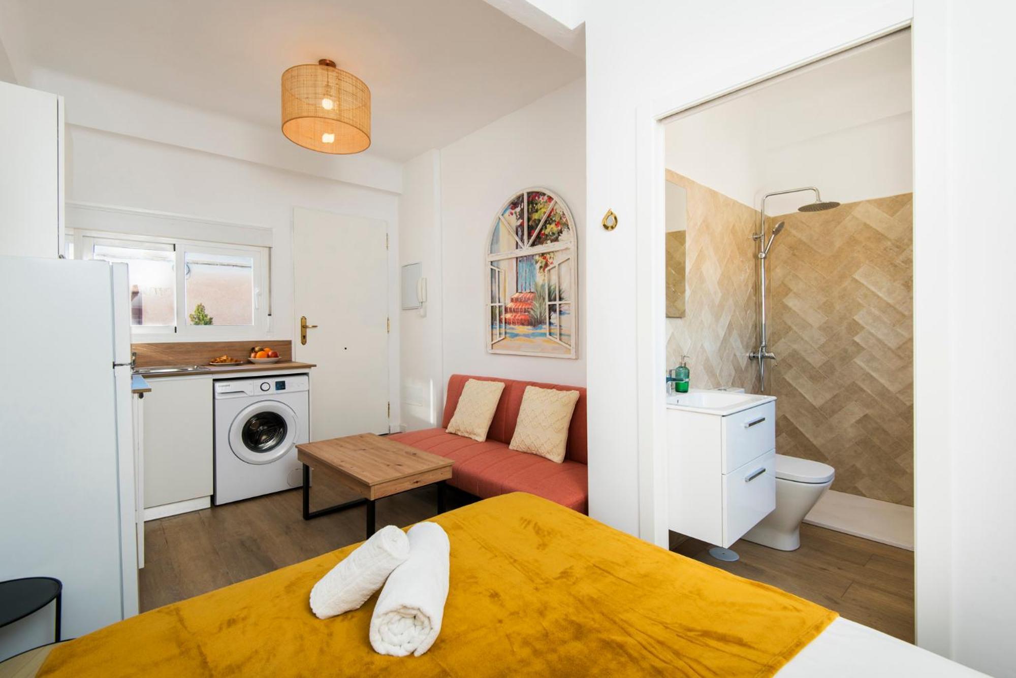 Apartment Malaga Tour Museums Constitucion Square Экстерьер фото